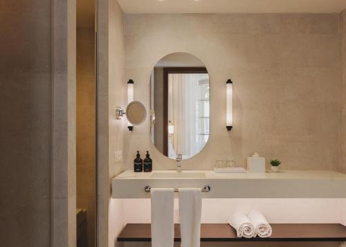 Habitación Urbana del hotel Molina Lario. Foto 3