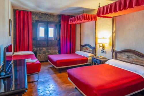 Habitación Triple del hotel Temple Ponferrada. Foto 3