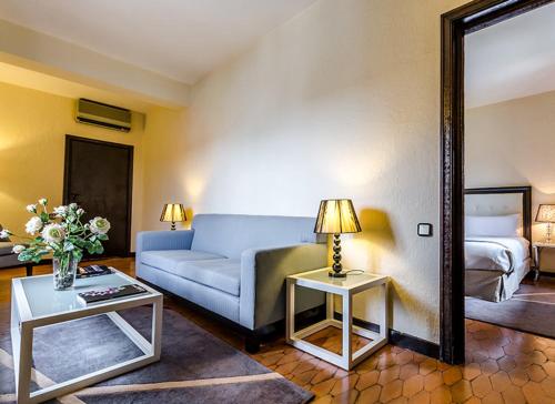 Suite Junior con balcón del hotel Temple Ponferrada