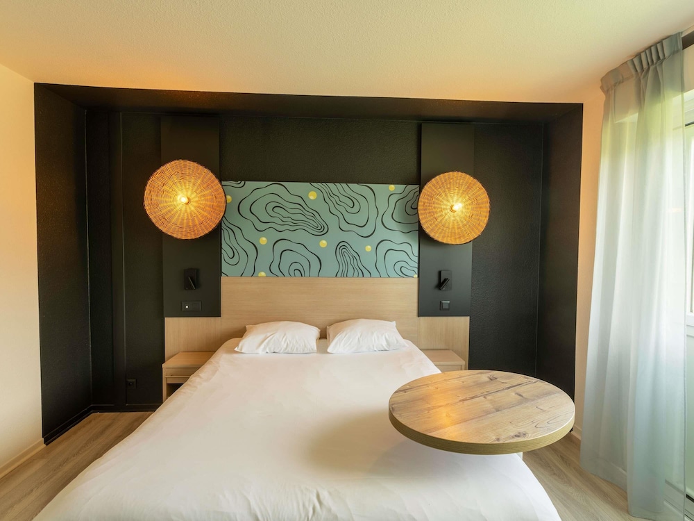 Habitacion Standard con 1 cama doble del hotel Ibis Styles Marennes D'oléron. Foto 1