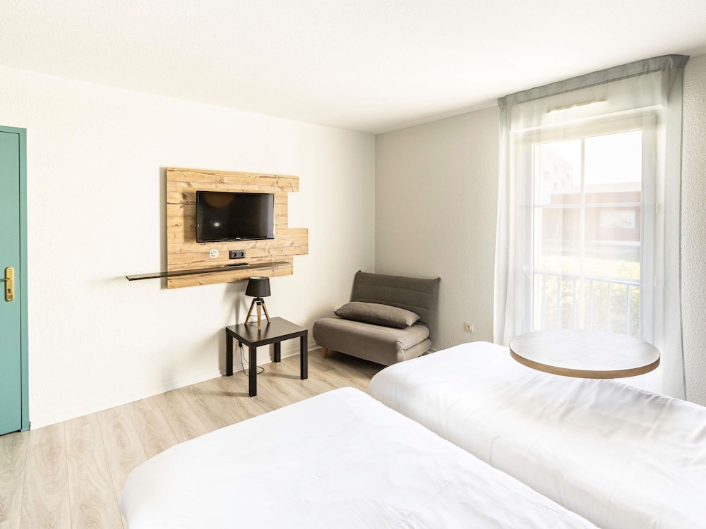 Habitación Standard con dos camas individuales del hotel Ibis Styles Marennes D'oléron. Foto 11
