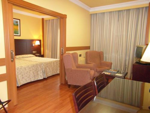 Habitación Doble - 2 camas del hotel II Castillas Ávila. Foto 7