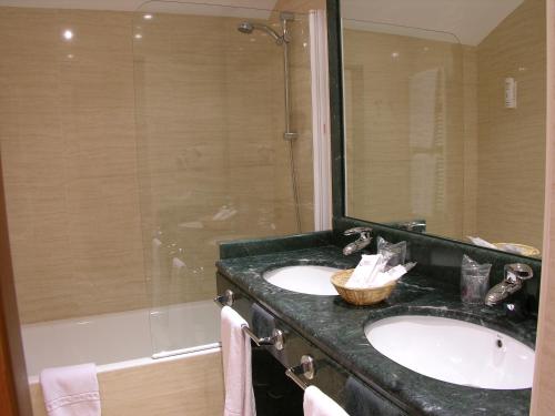 Habitación Doble - 2 camas del hotel II Castillas Ávila. Foto 10