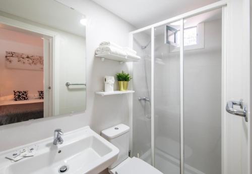 Apartamento Estudio con terraza del hotel Los Rosales. Foto 4