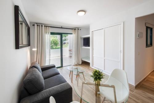 Apartamento Estudio con terraza del hotel Los Rosales. Foto 5