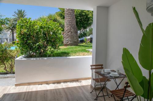 Apartamento Estudio con terraza del hotel Los Rosales. Foto 6