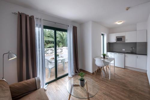 Apartamento Superior de 1 dormitorio, con terraza del hotel Los Rosales. Foto 14