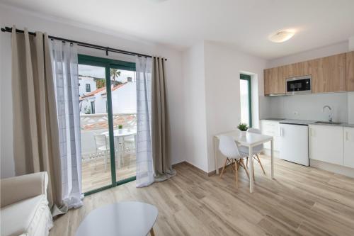 Apartamento Superior de 1 dormitorio, con terraza del hotel Los Rosales. Foto 18