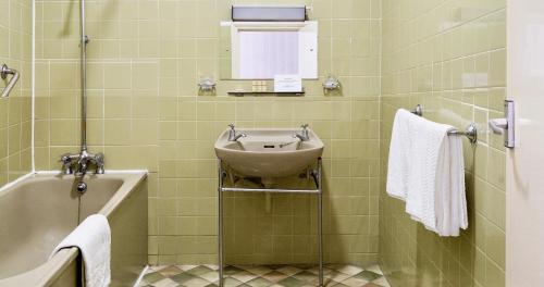 Habitación Doble - 2 camas del hotel The Columbia. Foto 5