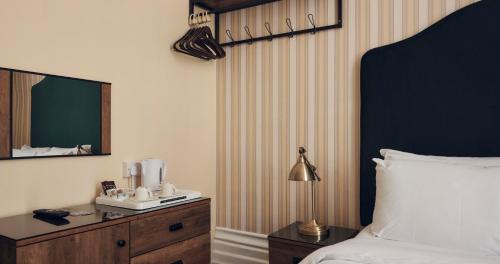 Habitación Doble Pequeña del hotel The Columbia. Foto 1