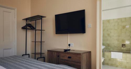 Habitación Doble Pequeña del hotel The Columbia. Foto 3