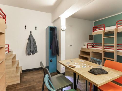 Habitación Combo del hotel Hotelf1 Paris Saint Ouen Marché Aux Puces. Foto 2