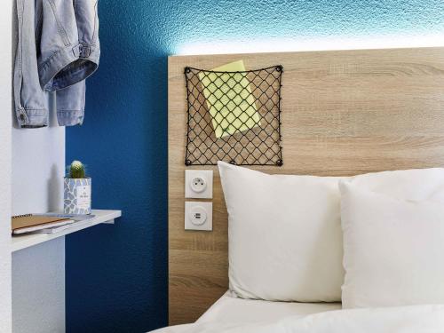 Cabrio Room with Private Bathroom - Mobility Access del hotel Hotelf1 Paris Saint Ouen Marché Aux Puces. Foto 3