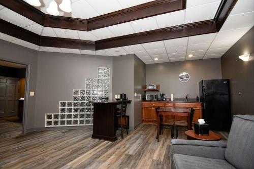 King Suite with Sofa Bed, Spa Bath and Kitchenette - Non - Smoking del hotel Best Western Plus Plattsburgh