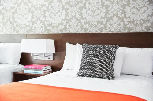 Habitación Doble con 2 camas dobles - No fumadores del hotel The Royal Regency. Foto 3