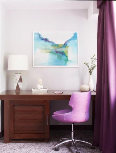 Habitación - 1 cama extragrande - No fumadores del hotel The Royal Regency. Foto 3