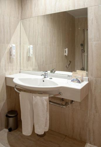 Habitación Doble del hotel Santiago De León. Foto 4