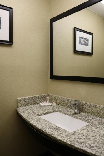 Estudio - 1 cama grande - No fumadores del hotel Super 8 By Wyndham Plattsburgh. Foto 3