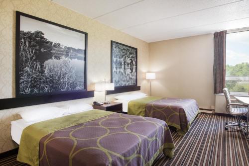 Habitación doble 2 Camas dobles Normal del hotel Super 8 By Wyndham Plattsburgh
