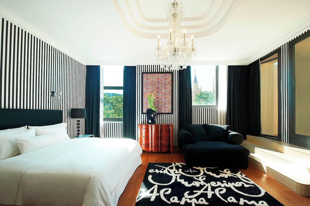 Suite presidencial, 1 habitación, bañera de hidromasaje del hotel The Westin Valencia. Foto 3