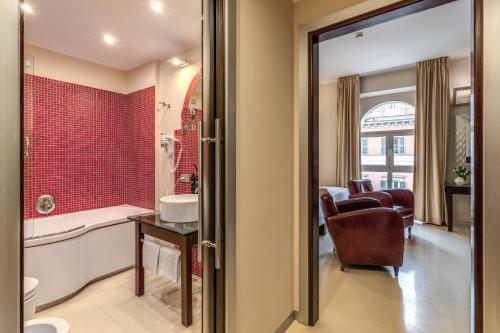 Habitación Deluxe del hotel La Griffe. Foto 6