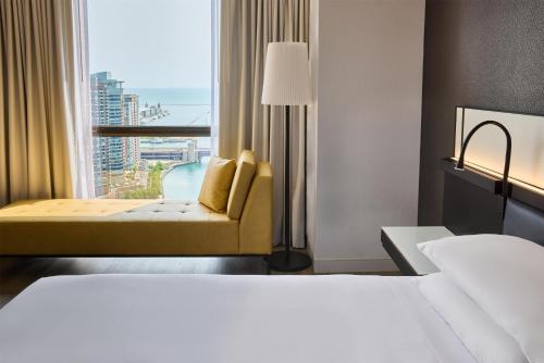 Habitación Doble con 2 camas grandes y vistas al lago del hotel Hyatt Regency Chicago. Foto 3