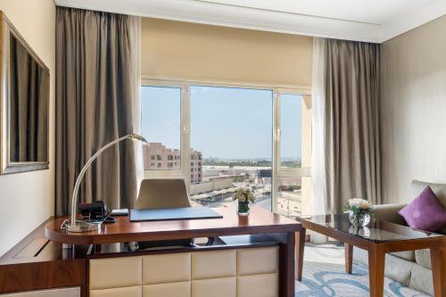 Habitación Doble Clásica con vistas a la ciudad - 2 camas del hotel Intercontinental Doha Beach & Spa, An Ihg. Foto 1