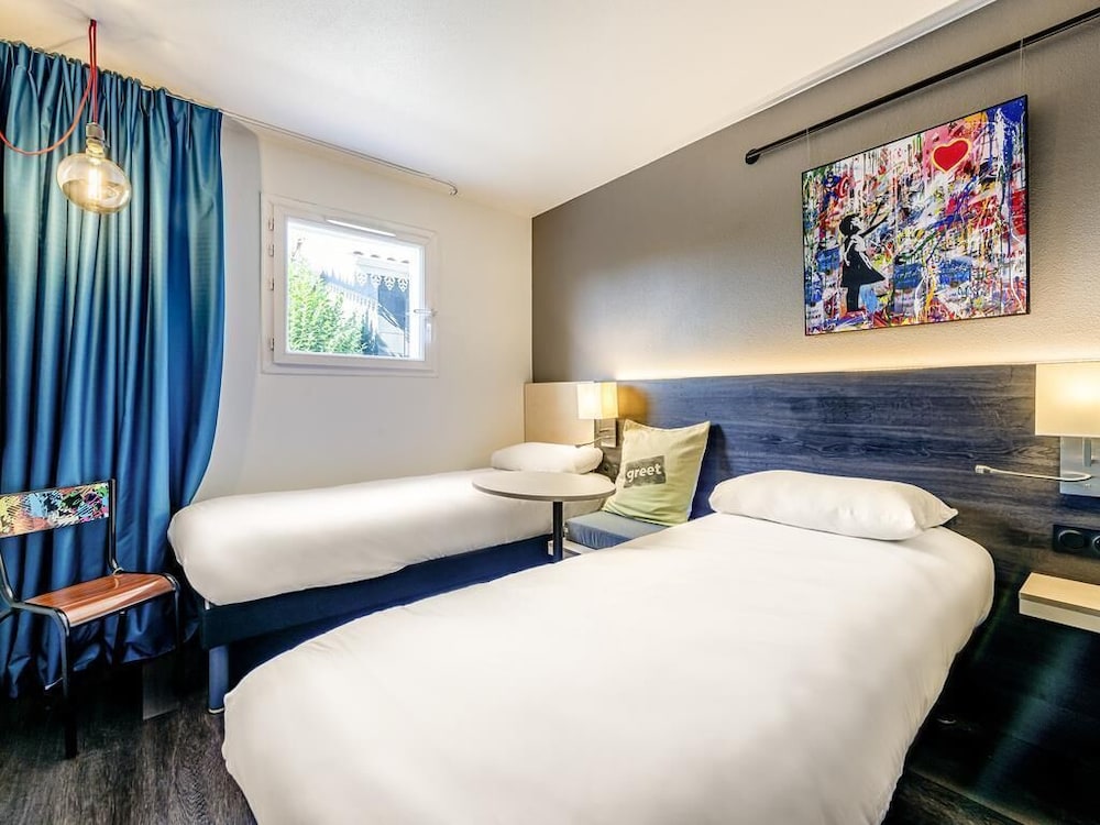 Habitación Pop con dos camas individuales del hotel Greet Bordeaux Floirac Arena. Foto 4