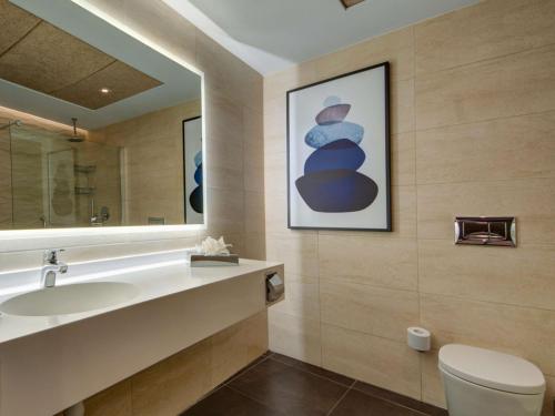 Habitación Doble - 2 camas del hotel DoubleTree by Hilton Malta. Foto 1