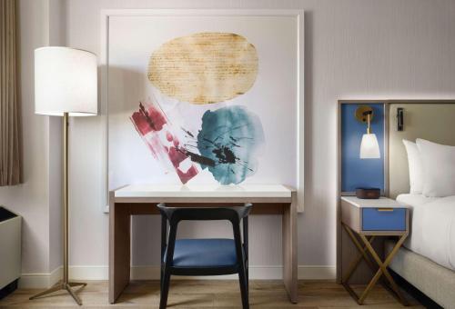 Deluxe Two Doubles - Mobility Accessible - Roll - In Shower del hotel Sonesta White Plains Downtown. Foto 2