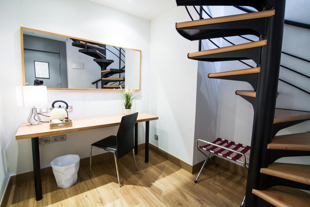 Habitación doble Superior Duplex Jacuzzi del hotel Petit Palace Plaza del Carmen. Foto 2