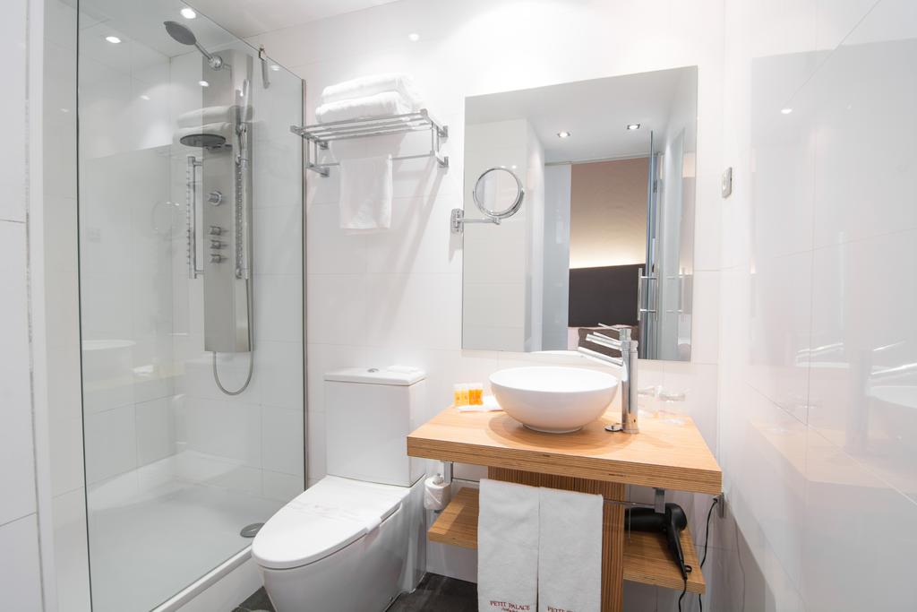 Habitación doble 2 camas del hotel Petit Palace Plaza del Carmen