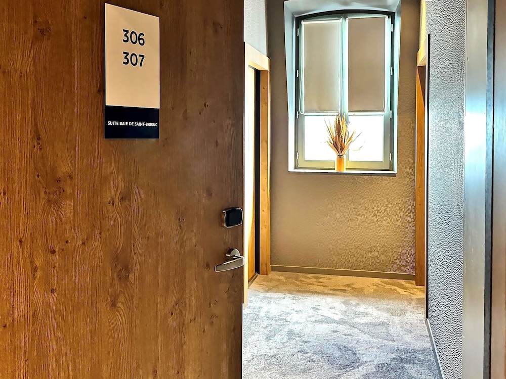 Habitaciones Familiares comunicadas del hotel Novotel Saint Brieuc Centre Gare. Foto 2
