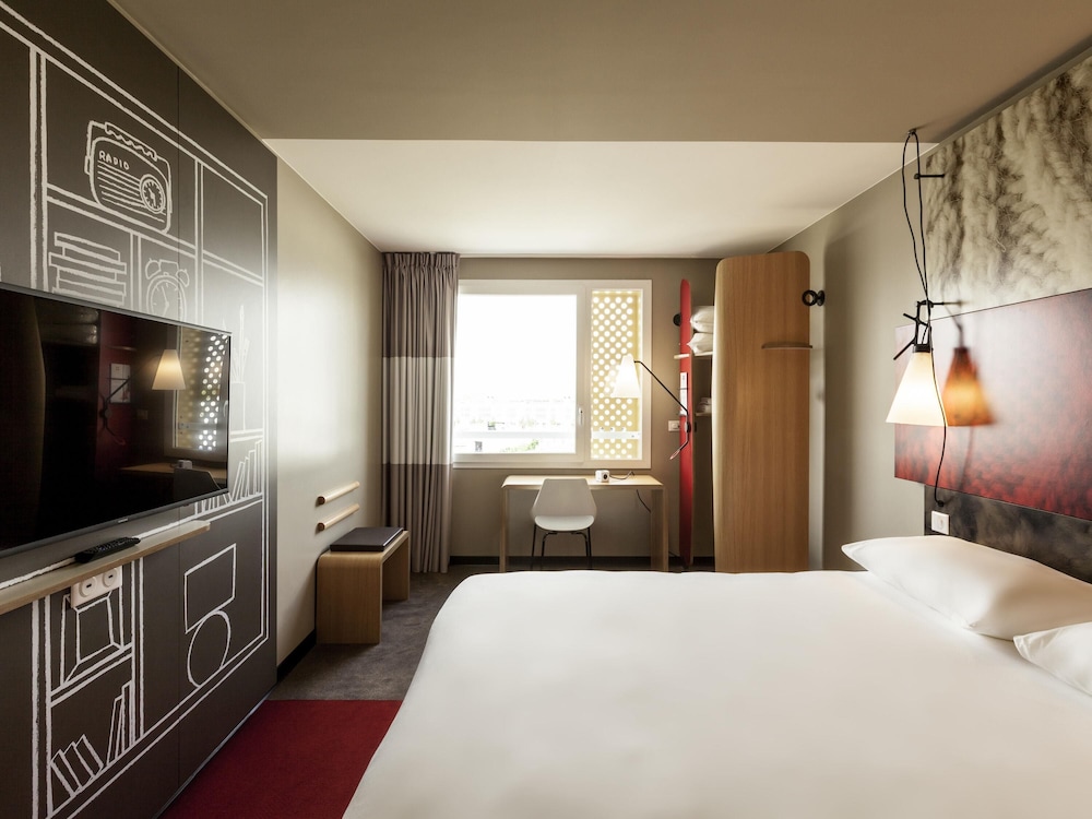 Habitación Standard con 1 cama individual del hotel Ibis Lyon Carre De Soie. Foto 3