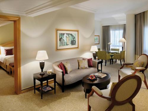 Suite Business del hotel Mövenpick Doha. Foto 9