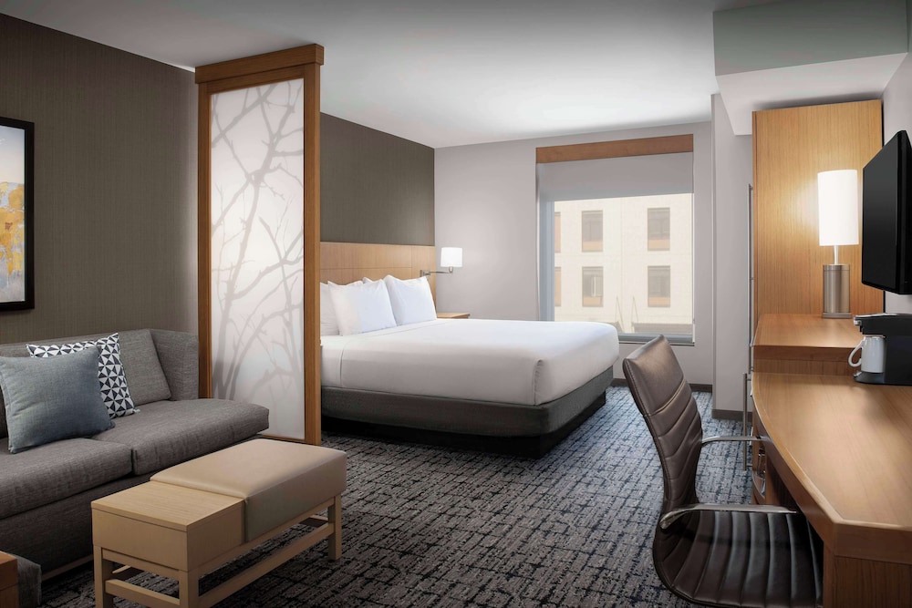 Habitación con cama King en planta alta (con sofá - cama) del hotel Hyatt Place Boulder/pearl Street