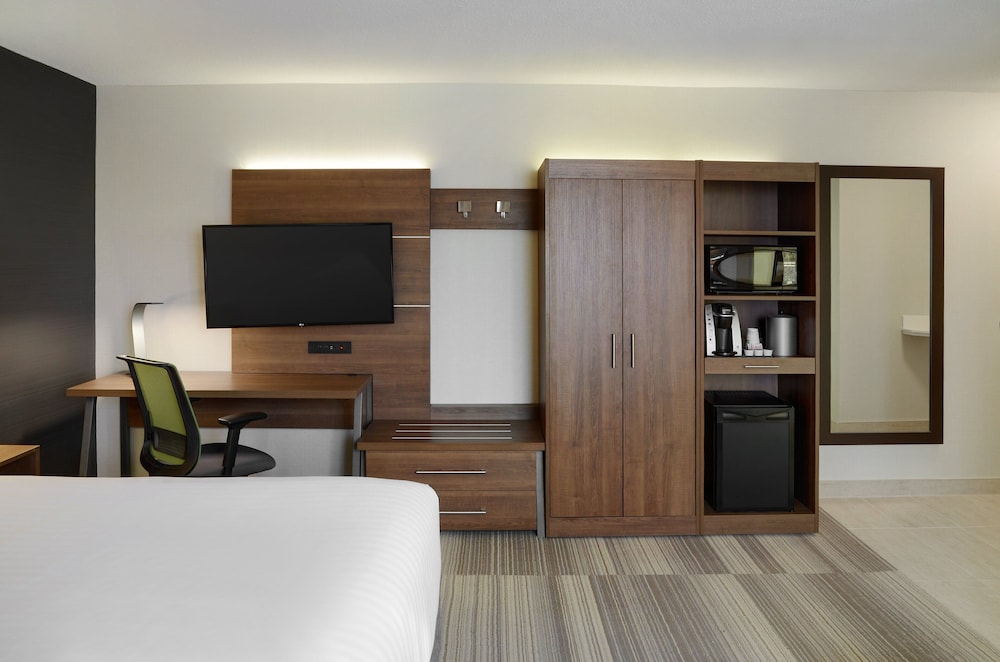 Habitación estándar, 1 cama de matrimonio grande (Extra Floor Space) del hotel Holiday Inn Express Toronto - Downtown, An Ihg. Foto 1