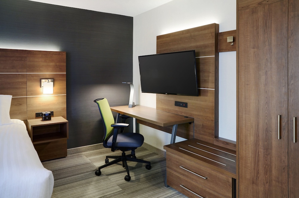 Habitación estándar, 1 cama de matrimonio grande (Extra Floor Space) del hotel Holiday Inn Express Toronto - Downtown, An Ihg. Foto 5