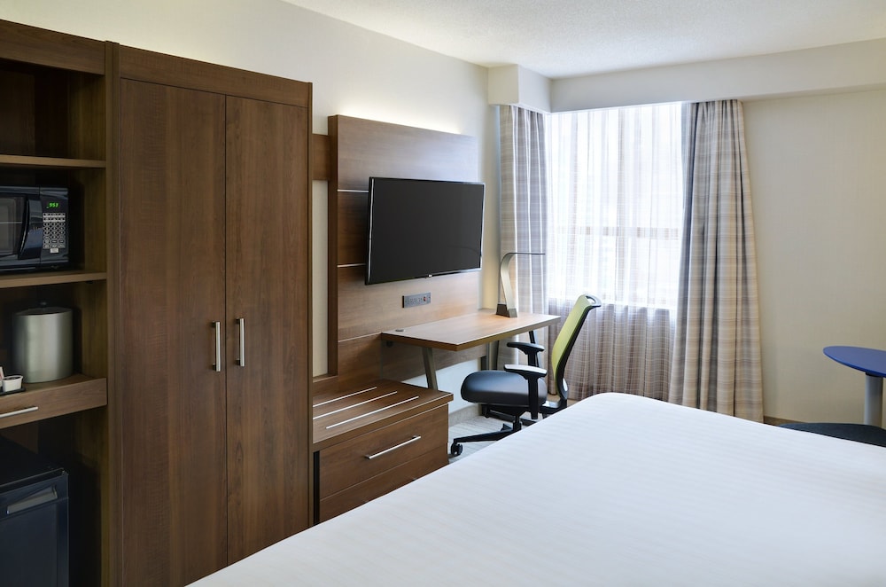 Habitación estándar, 1 cama de matrimonio grande del hotel Holiday Inn Express Toronto - Downtown, An Ihg. Foto 1