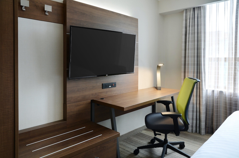Habitación estándar, 2 camas de matrimonio del hotel Holiday Inn Express Toronto - Downtown, An Ihg. Foto 2