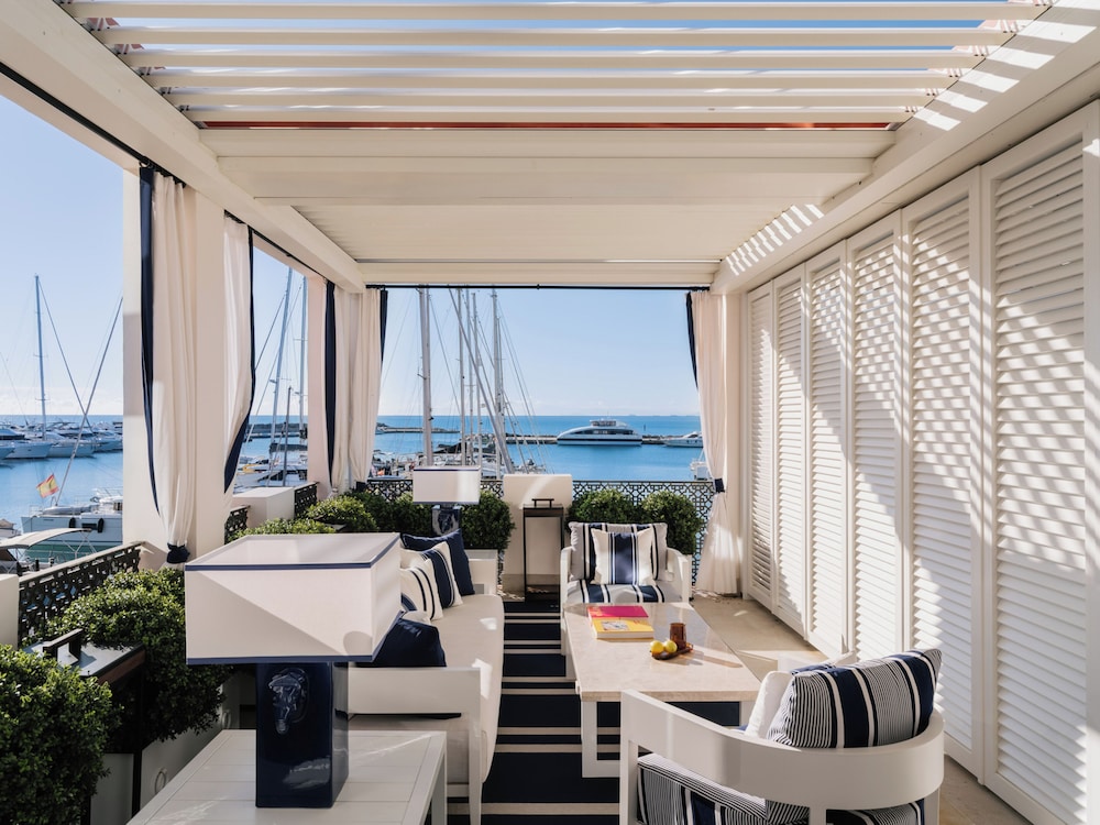 Junior Suite con Terraza y Vistas al Mar del hotel MiM Sotogrande member of Meliá Collection. Foto 1
