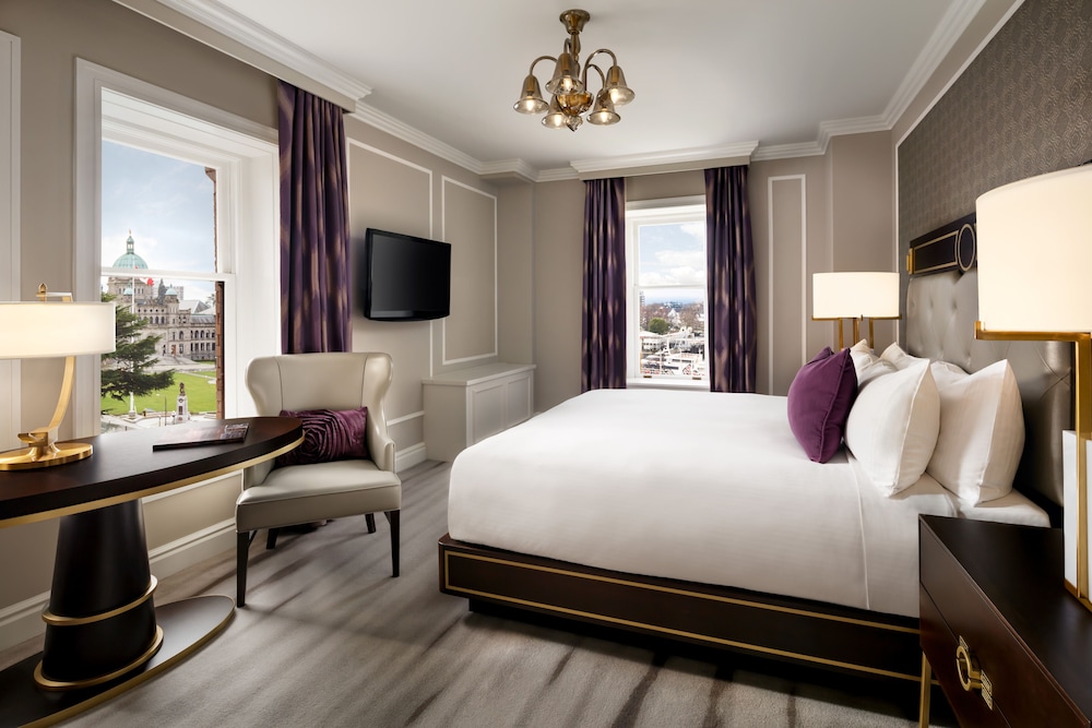 Fairmont Gold, Habitación, 1 cama de matrimonio grande, vistas al puerto del hotel Fairmont Empress. Foto 3