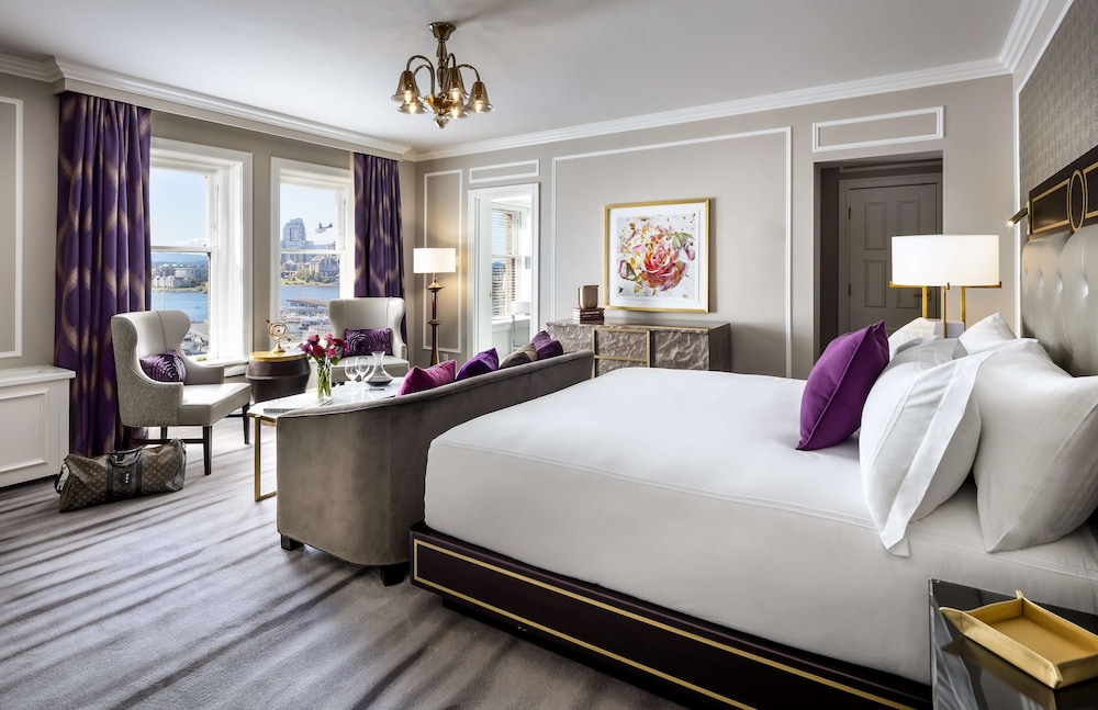 Fairmont Gold, 1 cama de matrimonio grande, no fumadores, vistas al puerto del hotel Fairmont Empress. Foto 3