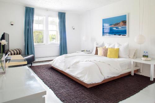 Habitación con cama extragrande. del hotel Sole East Resort. Foto 2