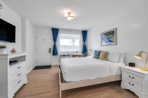 Habitación Estándar - 1 cama grande del hotel The Ocean Resort Inn. Foto 9