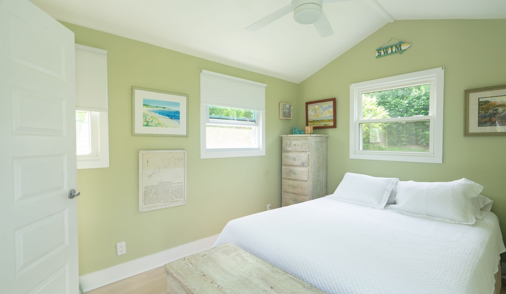 Bungalow Balcón o Terraza 1 Cama queen 1 habitación Sofá Cama incluido del hotel Beach Plum Resort. Foto 1