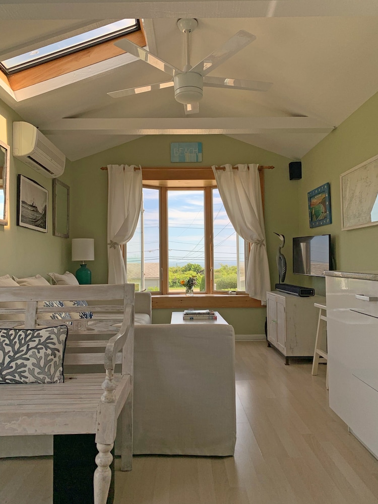 Bungalow Balcón o Terraza 1 Cama queen 1 habitación Sofá Cama incluido del hotel Beach Plum Resort. Foto 2