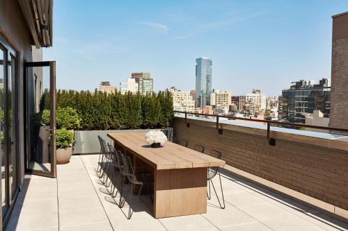 Suite con terraza del hotel 11 Howard. Foto 6