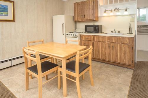 Suite con cocina del hotel Lincoln Log Colony. Foto 8