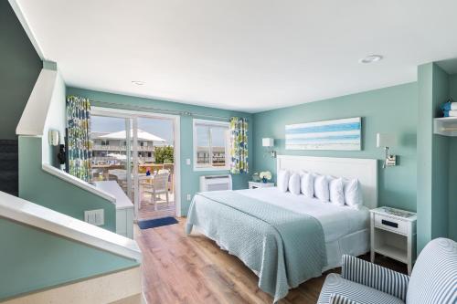 Estudio con cama extragrande del hotel Hartman's Briney Breezes Beach Resort. Foto 7